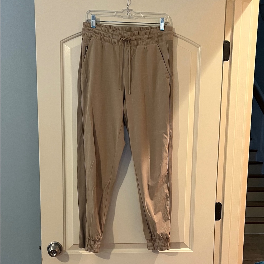 Athleta Brooklyn Textured Jogger 
Beige with white window pane pattern